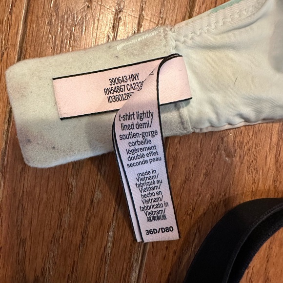 Lot of 2 Victoria secret PINK bras - Picture 3 of 4